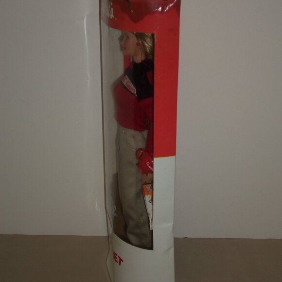 Campbell's Alphabet Souup Barbie Doll 1999 - Picture 6 of 12